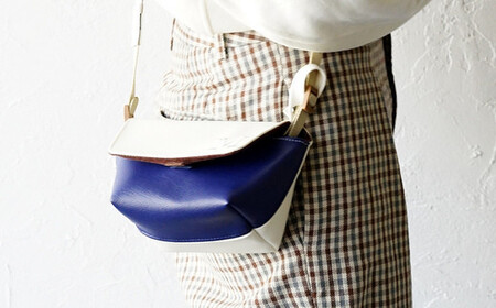 No.247-06 カラーオーダーできるPVCレザーカメラポーチ「sacoa」（グリーン）