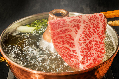 【3か月定期便】艶さし！【A4～A5】佐賀牛しゃぶしゃぶすき焼き用(ロース肉・肩バラ・モモ肉) 1kg(500g×2P)×3回【肉 牛肉 ブランド牛 黒毛和牛 ふるさと納税】(H112163)　