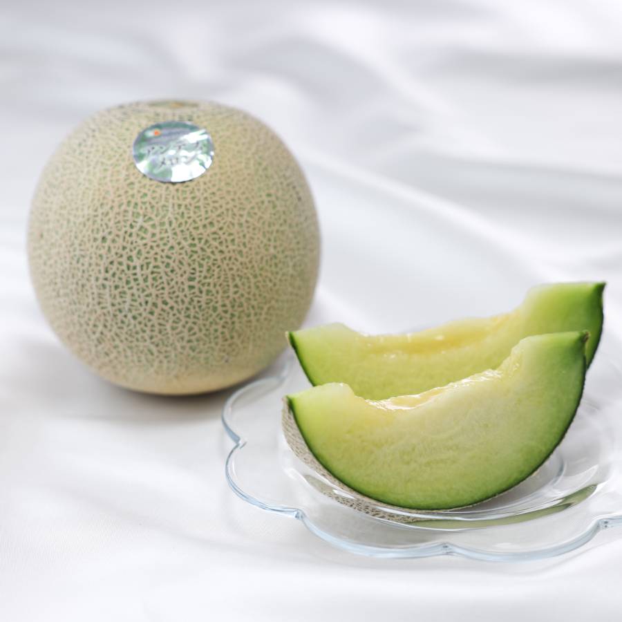 ＜山一ファーム＞旬の時期にお届け 茨城県産 3種のメロンの定期便A