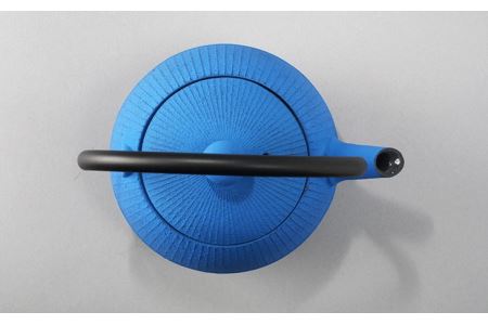 【ご注文頂いてから６カ月以内発送予定】南部鉄器 急須 手まり（ジャパンブルー） 0.5L 【及春鋳造所 作】 伝統工芸品 キッチン用品 食器 日用品 雑貨[Y0020]