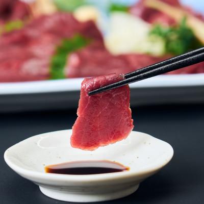 ふるさと納税 南阿蘇村 国産　馬刺し赤身560g小分け(約80g×7)(南阿蘇村) |  | 01