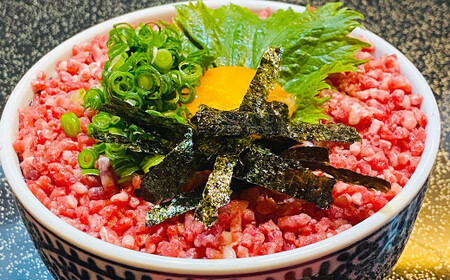 馬トロ丼の素&馬刺し&心臓刺し＆専用?油の尽くしセット 馬肉 丼 熊本 お肉