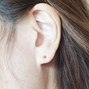 K18 3㎜ ミラーボール ピアス　山梨 ピアス ゴールド スタッドピアス K18 イエローゴールド ジュエリー アクセサリー 山梨県 甲斐市 BQ-18