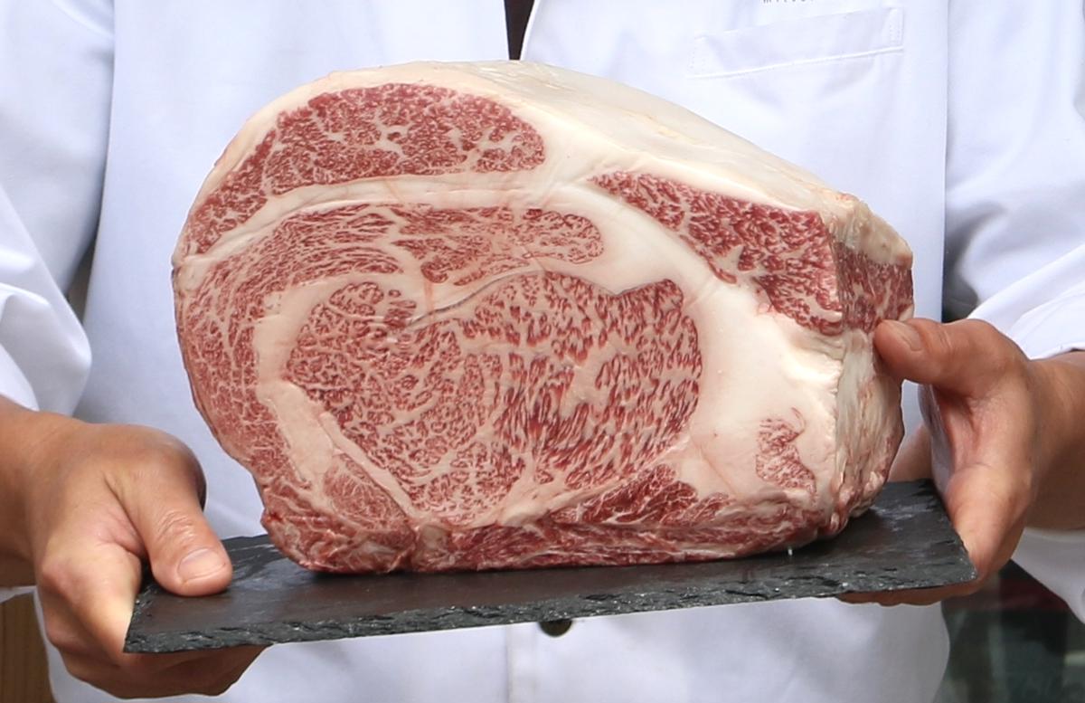 チルド 宇陀里牛 ロース ブロック 約３kg ／  ふるさと納税 ふるさと ブロック肉 肉 和牛 バーベキュー BBQ キャンプ ステーキ 黒毛和牛 父の日 母の日 お中元 暑中見舞い お土産 牛肉 真空 焼肉 奈良県 宇陀市 光福久屋