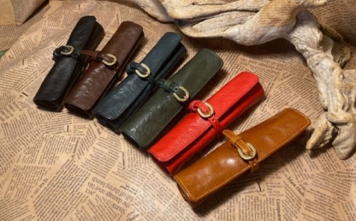 蹄鉄バックルロールペンケース（ブラック）　栗東市 / 株式会社ブルズエフ [BIAU302]