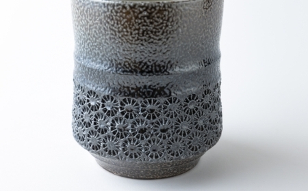 P703-12 丸田窯 塩釉花文様 マルチカップ