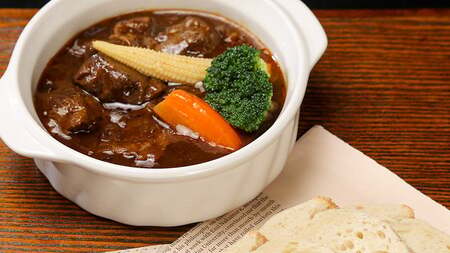 【お中元熨斗付き】【茨城県共通返礼品】常陸牛100％　煮込み手ごねハンバーグ（200g×3パック）とろける常陸牛ビーフシチュー（180g×3パック） 八千代町産 白菜 使用 ハンバーグ ビーフシチュー