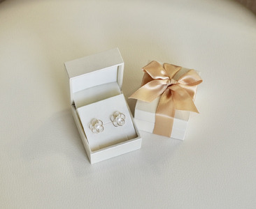 【ジュエリー】K10 イエローゴールド パール 真珠 フラワー ピアス 保証書付 SE-1858 242-012