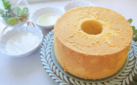 米粉異次元シフォンケーキ　ホール1個 ／ 米粉 グルテンフリー 小麦不使用 乳製品不使用 保存料不使用 米粉スイーツ オーガニック豆乳 きび砂糖 太白ごま油 しっとり ふわふわ もちもち 体にやさしい