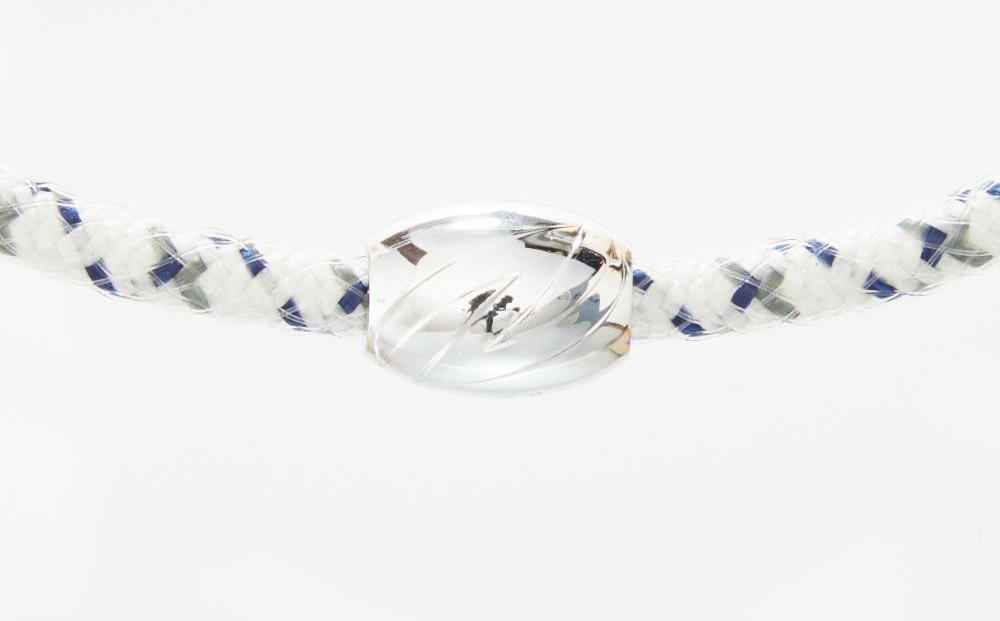 【Mサイズ】ザオラル・リカバリーネックレス　WH/SI｜横浜市 Mサイズ 健康アクセサリー 血行促進 回復力向上 パフォーマンスアップ