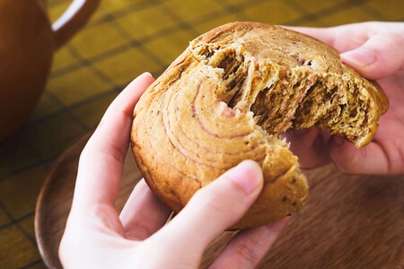 〈3ヵ月定期便〉BASE BREAD さつまいも　【11100-2259】