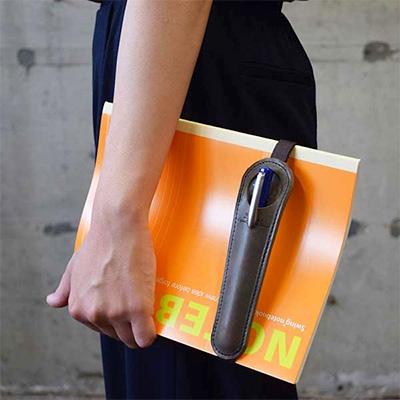ふるさと納税 春日市 ホルダー付き本革ペンケース   ロウビキレザー グレー R-0104 |  | 01