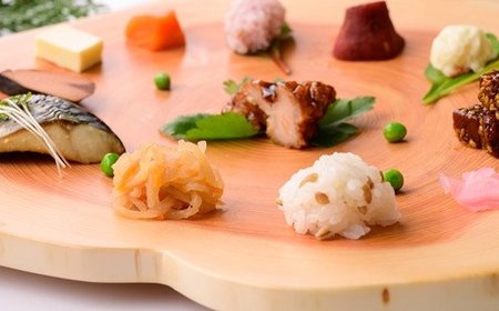 木の職人がつくる「尾鷲ヒノキのおもてなし年輪皿」直径約30㎝【O01】