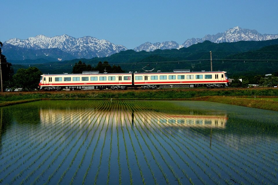 
                  【返礼品なし】立山黒部アルペンルートと富山地方鉄道立山線の応援 F6T-B001
                