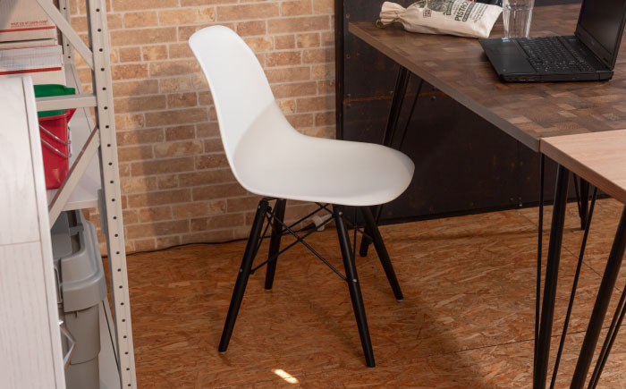 デザインチェア モノトーン ホワイト 1脚 / 椅子 イームズチェア ダイニング / 恵那市 / 東谷株式会社 明智流通センター [AUAD055]