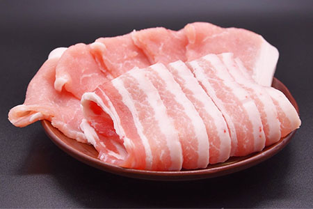【市民が選んだ！花巻特産お肉とワインの贅沢セット】 白金豚ロース、バラ各180g、シルバーズィーベン（赤ワイン） 【2134】