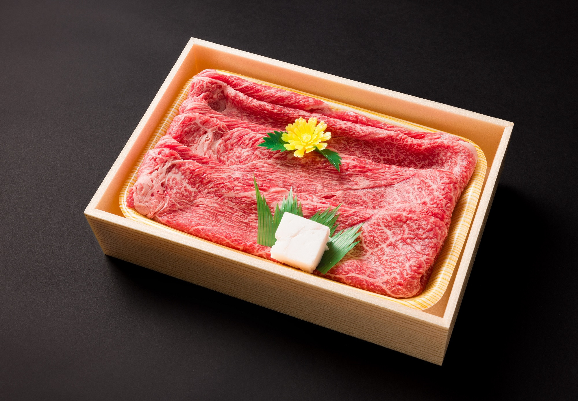 折箱に入れてお届けします。