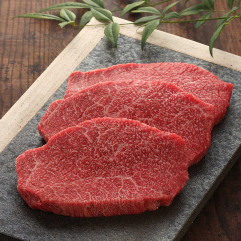 【ふるさと納税】【GI認証】くまもとあか牛クリミステーキ 約150g×3枚 / 菊陽町 あかうし 熊本県 肉 にく niku ブランド 旨み くまもとあか牛 和牛 自社牧場 直接 最高 牛 牛肉 ぎゅうにく ぎゅう肉 冷凍 国産 【有限会社 三協畜産】[BHAS011]