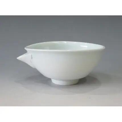 日展会友 照井一玄作 有田焼 白磁 片口 ペンギン【岳窯】食器 器 うつわ 片口 酒器 注器 小鉢 小丼 かわいい 作家 作家もの 照井一玄 ap015