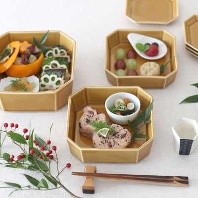 ふるさと納税 瑞浪市 小田陶器の隅切重箱(うす飴)　入れ子式に収納できる磁器の重箱と小皿セット |  | 01