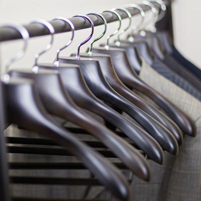 ふるさと納税 豊岡市 【10本組】メンズスーツハンガー /AUT-03(ナカタハンガー) |  | 02