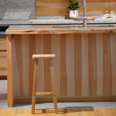 ふるさと納税 高山市 キッチンに置いておきたい、あたたかみのある、木製ハイスツール AH084 |  | 01