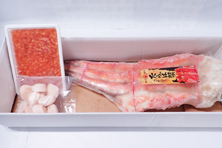 ボイルたらばがに脚約1.8～2kg×1肩、ほたて200g、いくら醤油漬け(鮭卵)200g D-14060