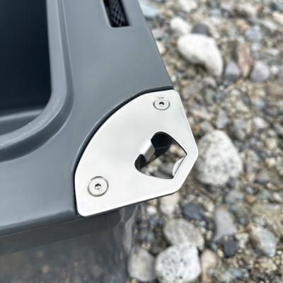 ふるさと納税 いなべ市 オリジナルマット(SeaDek)付ハードクーラーボックス (サイズ:75L) カラー:ダークグレイ |  | 02