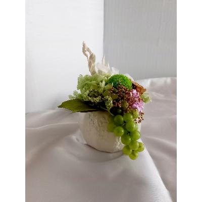 ふるさと納税 岡山市 プリザーブドフラワー仏花　　マスカット　クリアケース入り |  | 01