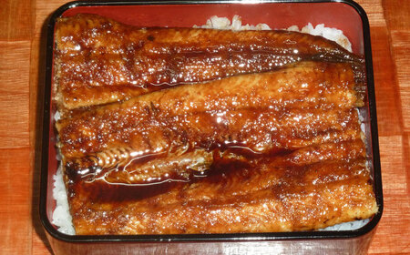 うなぎの美味しさはタレで決まる！自慢の味・国産活うなぎ蒲焼（１本入）