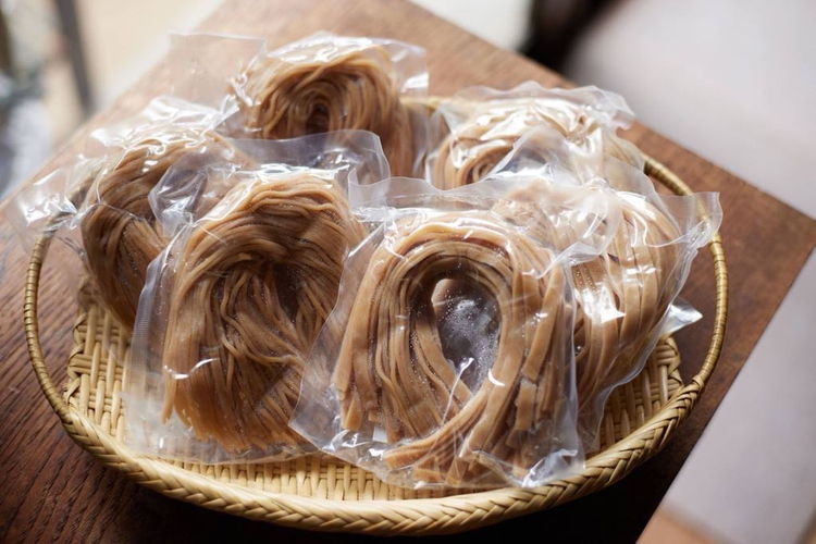 どすこい麺（グルテンフリーなお米めん）玄米平太麺20個セット_イメージ3