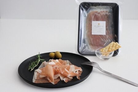 田島畜産の月と時のハム(長期熟成生ハム)と発酵乳酸菌サラミセット 長期熟成 生ハム ハム 塩漬け サラミ 豚肉 ミンチ モモ肉 骨付 冷凍便 佐賀県 太良町 NB38