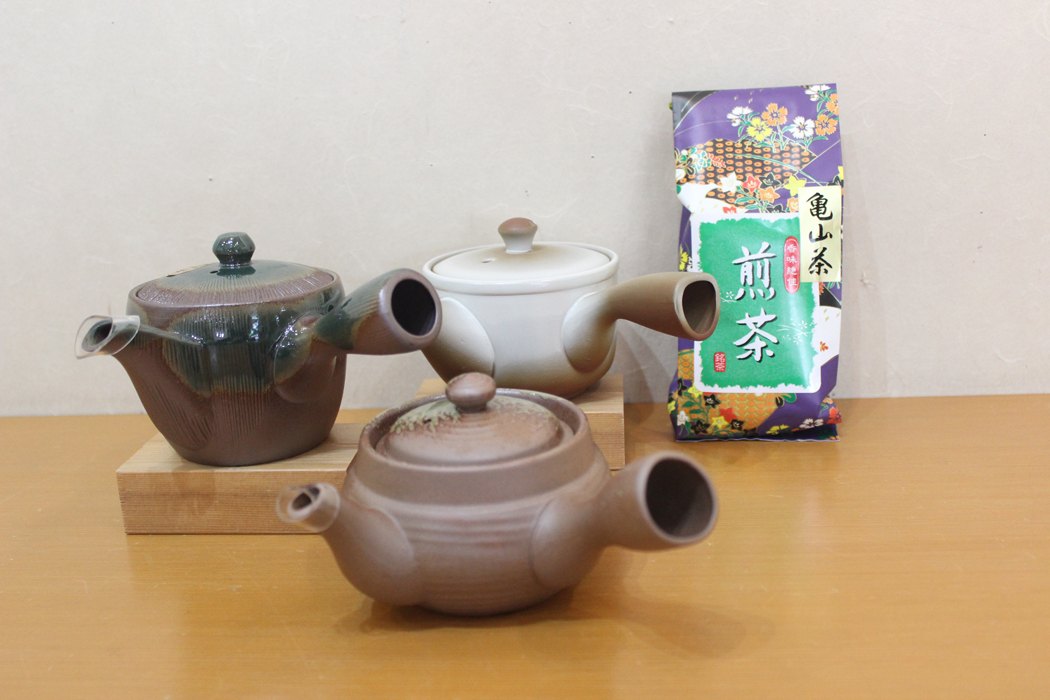 
【数量限定】急須で飲むこだわりの亀山茶 亀山市/三重茶農業協同組合 伊勢茶 セット 送料無料 [AMAG005]
