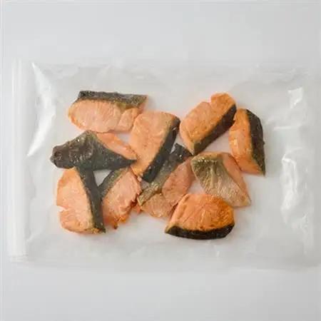 【直火焼き魚】銀鮭塩焼き ハーフカット 10切入 加熱済 簡単便利 弁当用【配送不可地域：離島】【1699054】