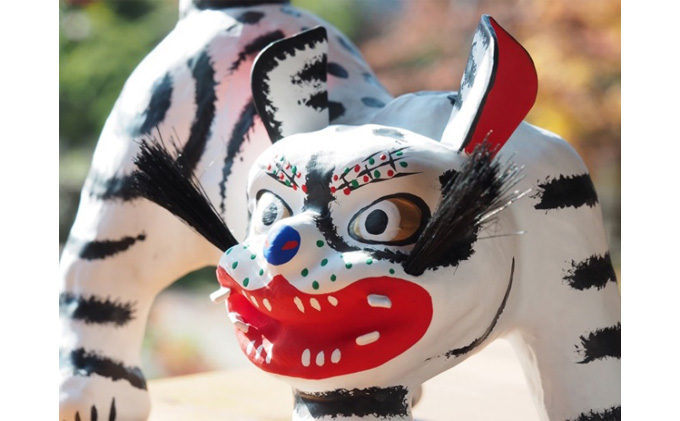 【ふるさと納税】腰高とら（こしだかとら）Sサイズ 白色 伝統工芸品 張り子 干支 寅年 手づくり 縁起物 魔除け おしゃれ  置物 インテリア おもちゃ