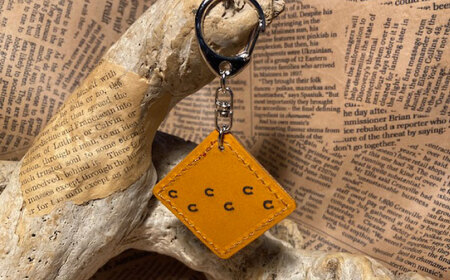 馬最優先キーホルダー　/ 競馬 馬 本革 牛革 革小物 レザー ファッション 小物 ハンドメイド キーホルダー グッズ / 栗東市 / 株式会社ブルズエフ[BIAU593]