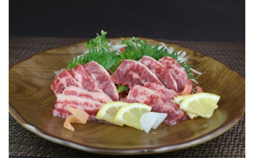 【数量限定】霜降り馬刺し　約300ｇ（ブロック）【阿蘇牧場】 [AYBX083]