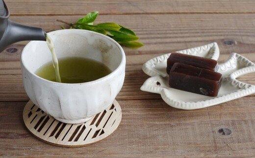 【毎月お届け3回】毎月変わる神埼の麺とお茶3本 【定期便 銘茶 嬉野茶 知覧茶 コク香り お徳用 乾麺 生めん 定期便】(H047110)