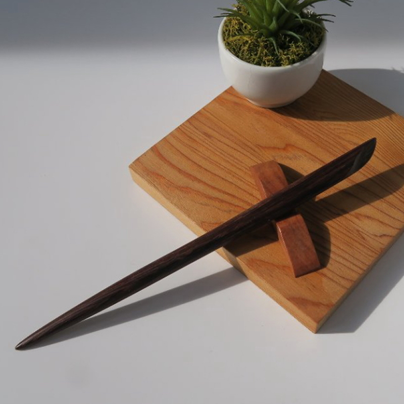 木製かんざし　リーフ型　標準サイズ 選べる 素材 紫檀 黒檀 タガヤサン チャクテビガ ローズウッド 木製 かんざし 緩みにくい 塗装不使用 固定型 飾り用 経年変化 耐久性 髪飾り 和風アクセサリー ヘアアクセ ヘアアクセサリー 愛知県 小牧市 送料無料