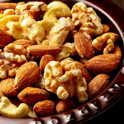 ふるさと納税 厚岸町 スモークナッツ 食べ比べ プレーン 牡蠣塩味 100g×各2パック 木こりの燻製屋 |  | 02