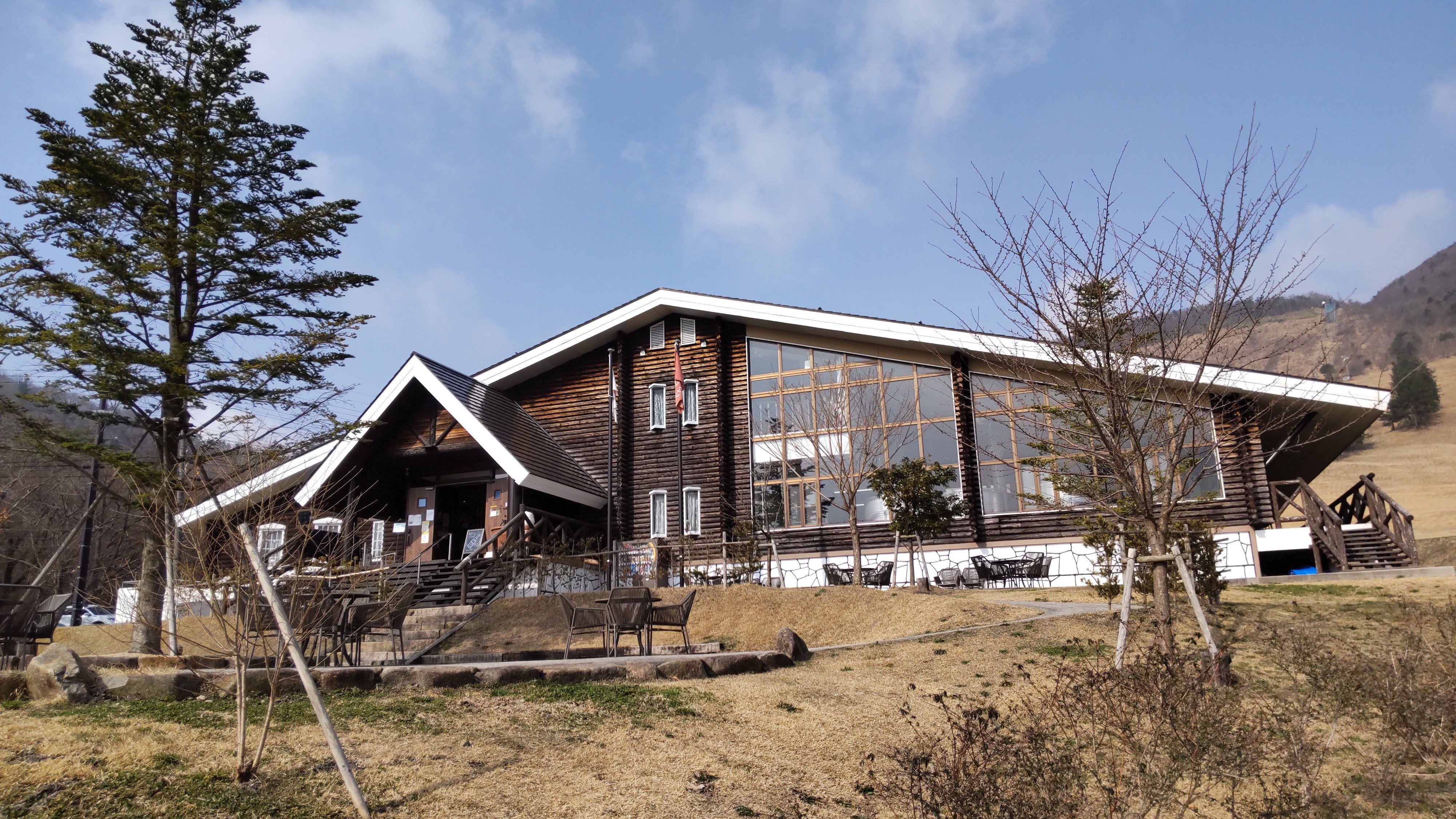 島根県のシンボル・三瓶山の麓にあるワイナリーで、国立公園内にオープンしたワイナリーとしても話題となっています。