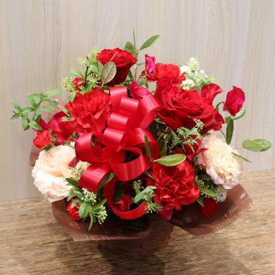 ふるさと納税 ふじみ野市 【レッド系:バラ、カーネーション+季節のお花】生花アレンジメント |  | 01