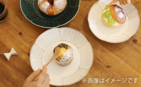 ねずみとラ 輪花皿 大 小 ホワイト 2点set【谷鳳窯】[NAT023] 肥前吉田焼 焼き物 やきもの 器 うつわ 皿 さら