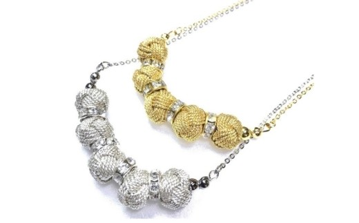 組紐ネックレスミニ小田巻5個金/ 伊賀組紐 組紐 ネックレス ミニ小田巻 5個 金 伊賀組紐 ネックレス 組紐ネックレス 小田巻 金 ゴールド アクセサリー 首飾り 組紐アクセサリー 伝統工芸 日本製 手作り ハンドメイド レディース おしゃれ 和モダン 伝統技術 職人 手仕事 自宅用 普段使い 伊賀くみひも 和装 洋装 組紐 ネックレス 和アクセサリー 小物 装飾 【hrkz0022-1】