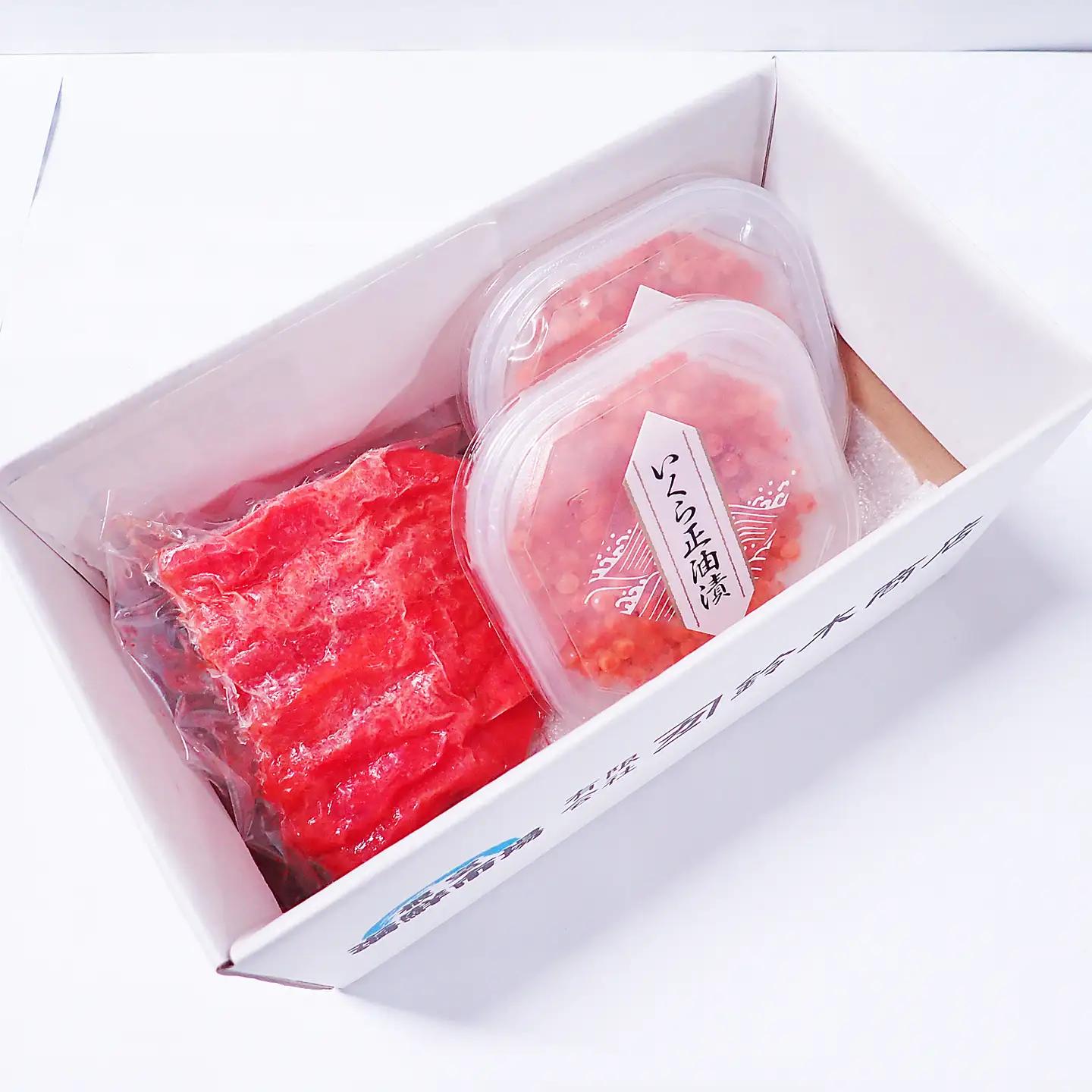 根室海鮮市場＜直送＞いくら醤油漬(鮭卵)70g×2P、辛子明太子200g A-28153