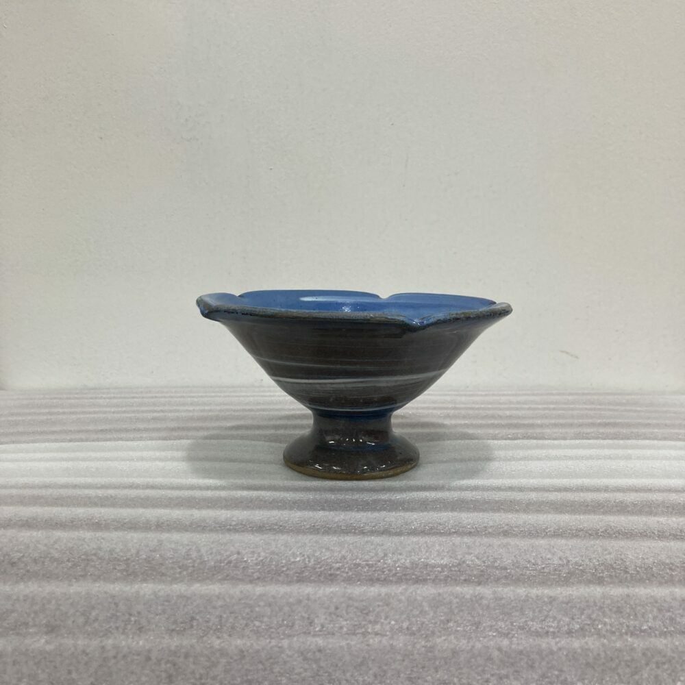 
            たか高台碗 (薄コバルトブルー) 陶器 食器 うつわ 小鉢 器 ギフト 沖縄市 / 唐仙窯 [BCBK001]
          