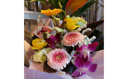 季節の生花アレンジ　Sサイズ 【 フラワー アレンジメント お花 ギフト プレゼント 贈り物 誕生日 お祝い 神奈川県 小田原市 】