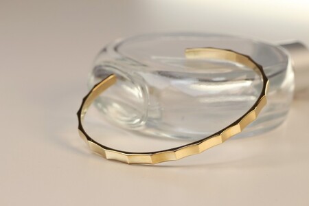 【18金イエローゴールド 凹凸バングル】個性あふれるデザイン メンズサイズ / KGB18007