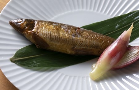 子持ち鮎の煮びたし　岐阜の清流「長良川」の鮎を使用しています