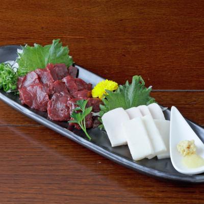 ふるさと納税 益城町 【馬刺し】熊本直送　二種盛り　赤身100g・コーネ50g　合計150gセット(益城町)